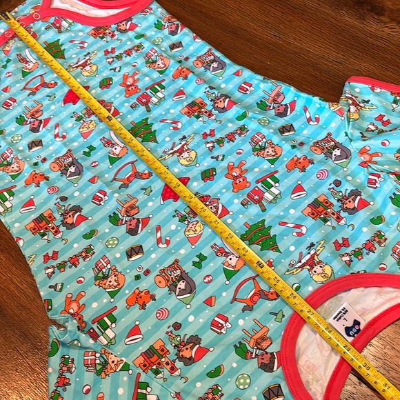 Santa’s Workshop adult size onesie - Picture 3 of 11